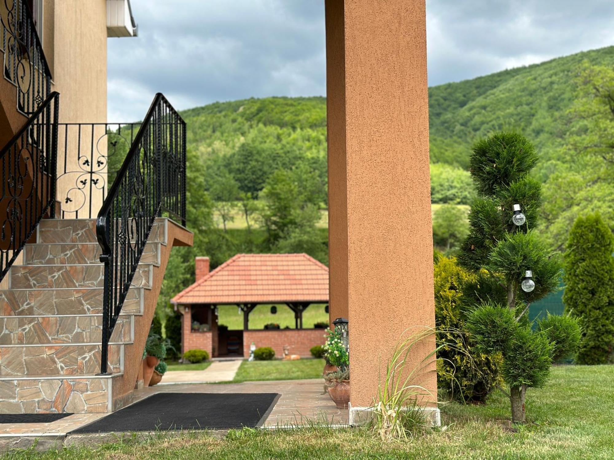 Готель Casa Antonia Chiscau Екстер'єр фото